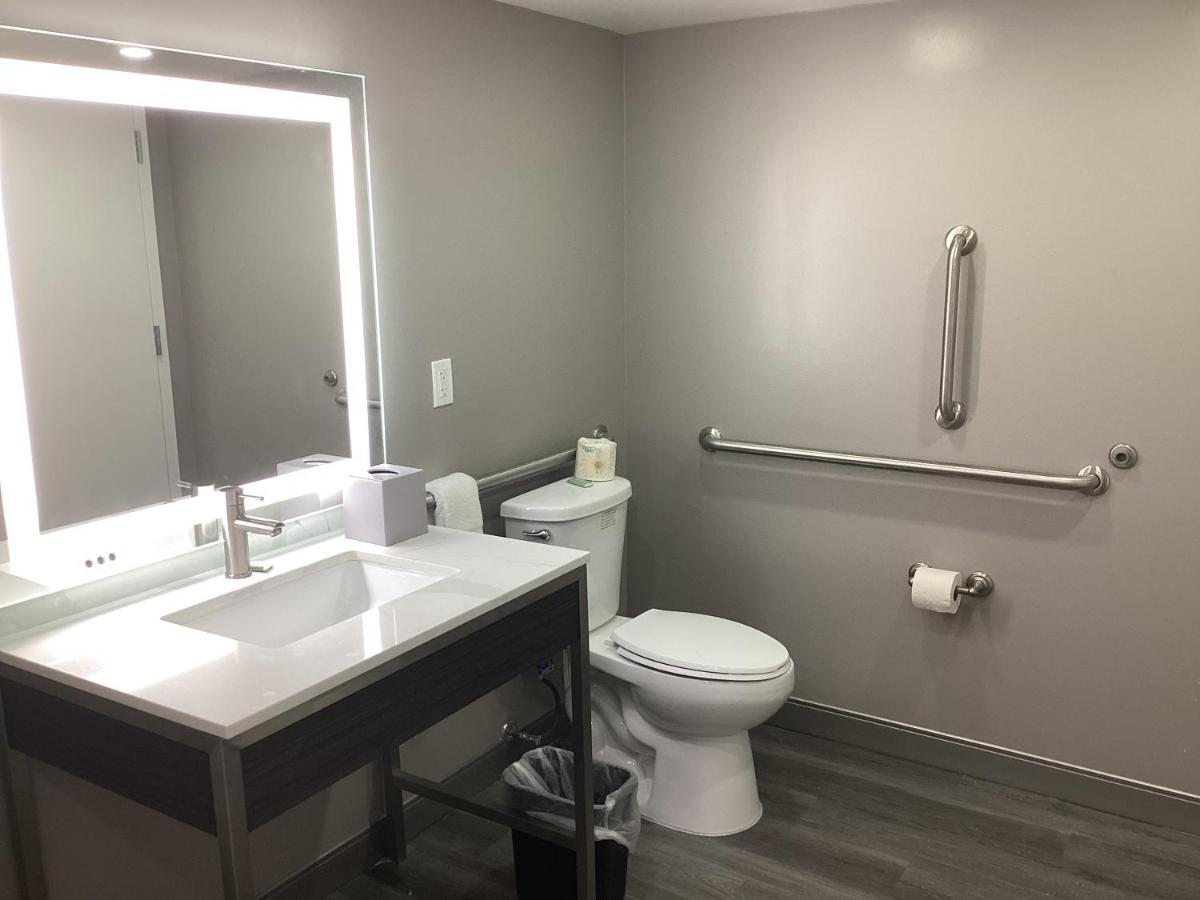Super 8 By Wyndham Baltimore Northwest מראה חיצוני תמונה