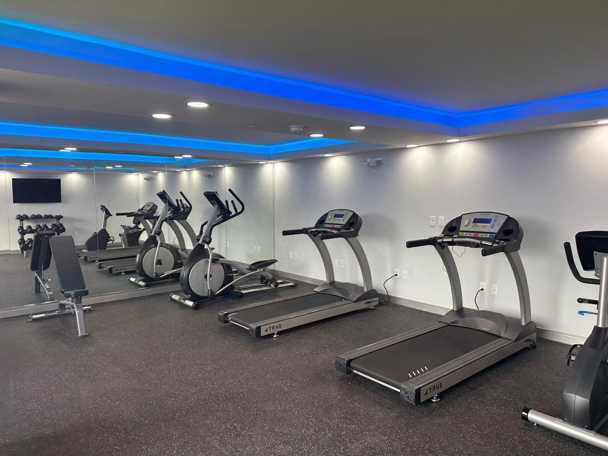 Super 8 By Wyndham Baltimore Northwest מראה חיצוני תמונה