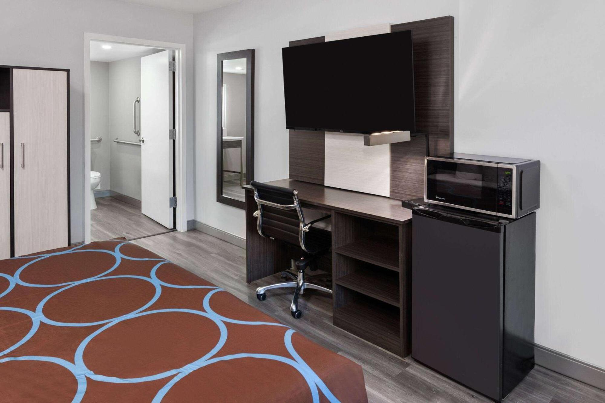 Super 8 By Wyndham Baltimore Northwest מראה חיצוני תמונה
